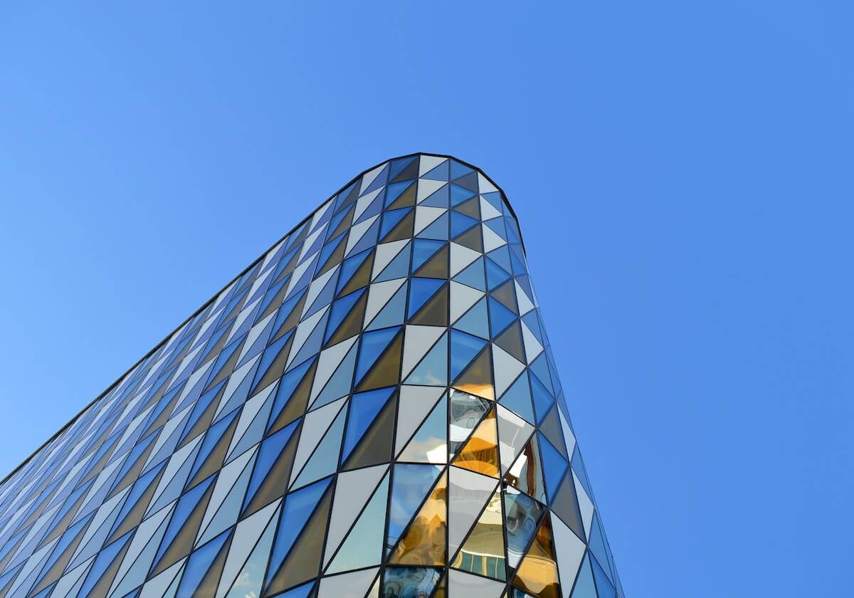 意甲媒体透露：巴尔泰萨吉本赛季崛起，米兰准备让埃斯图皮尼安改踢左中卫